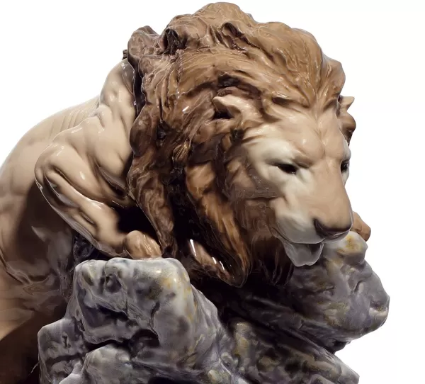 Lladro Lion Pouncing Outlet