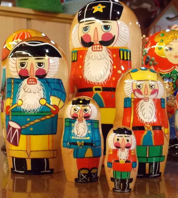 ALSH Nesting Nutcracker Dolls Hot